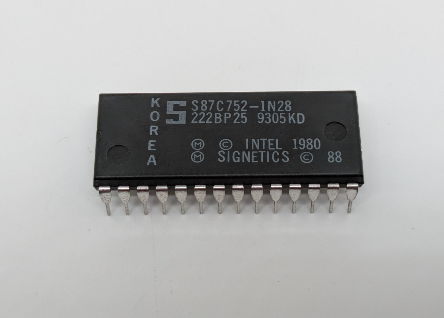 S87C752-1N28