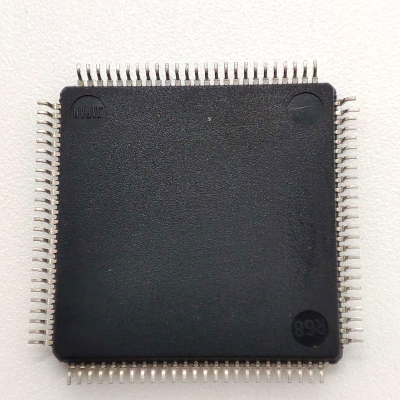 M3062LFGPGP#U3C MICROCONTROLLER MANUAFCTURER: REN DC: 2006