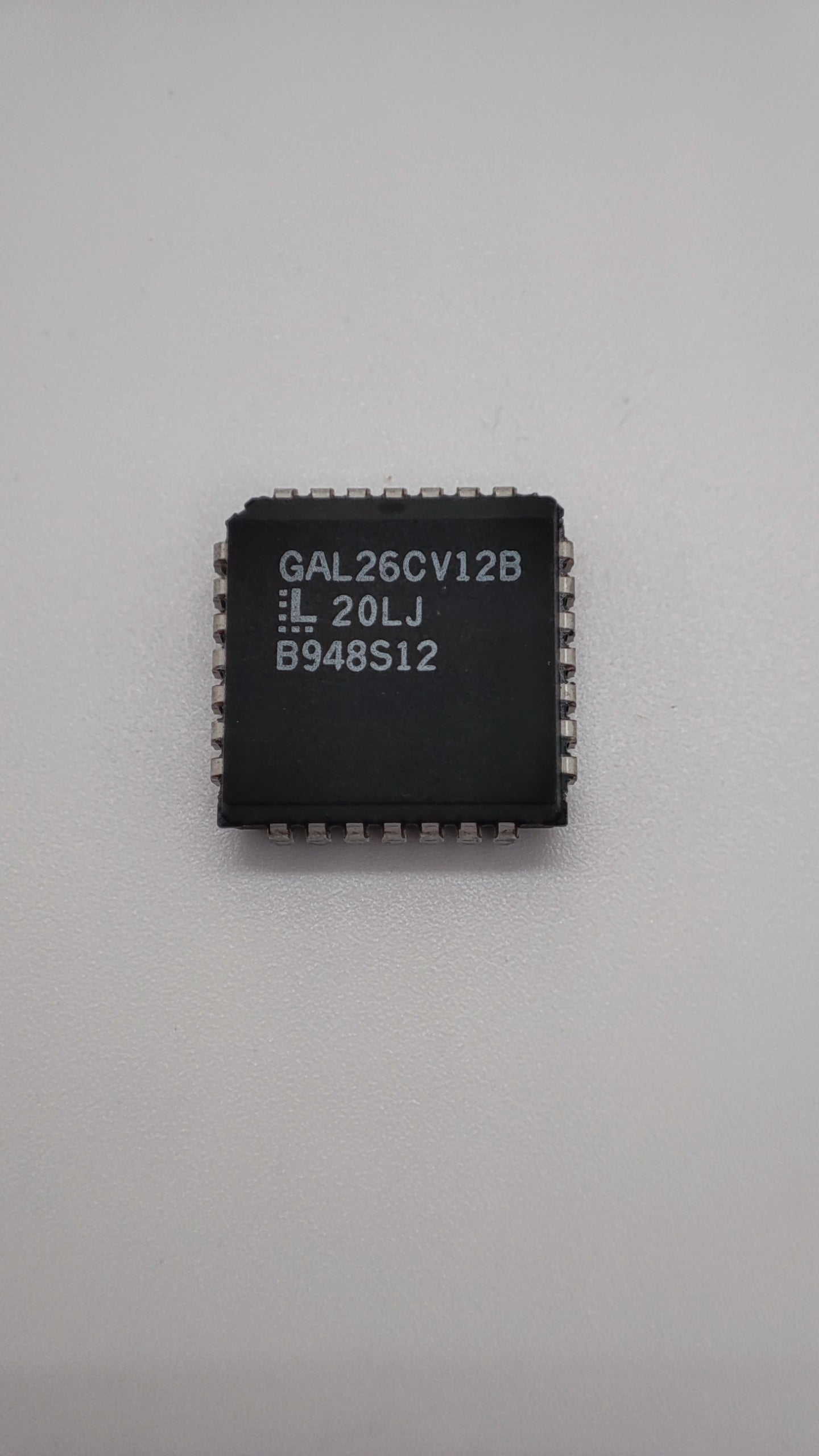 GAL26CV12B-20LJ  PROGRAMABLE LOGIC DEVICES MANUFACTURER: LATTICE DC: 2006