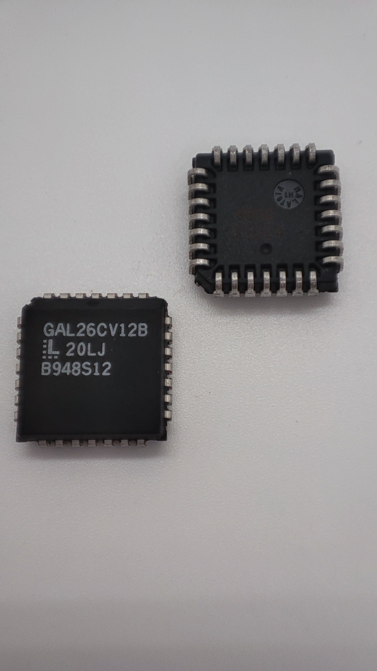 GAL26CV12B-20LJ  PROGRAMABLE LOGIC DEVICES MANUFACTURER: LATTICE DC: 2006