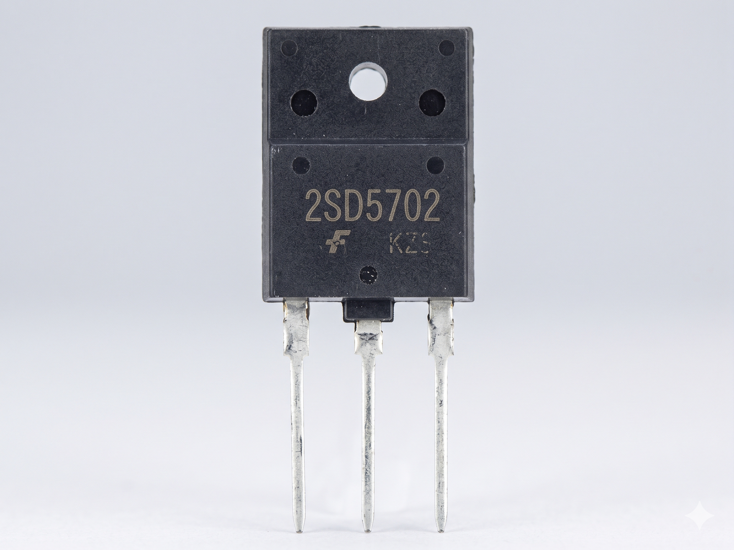 2SD5702