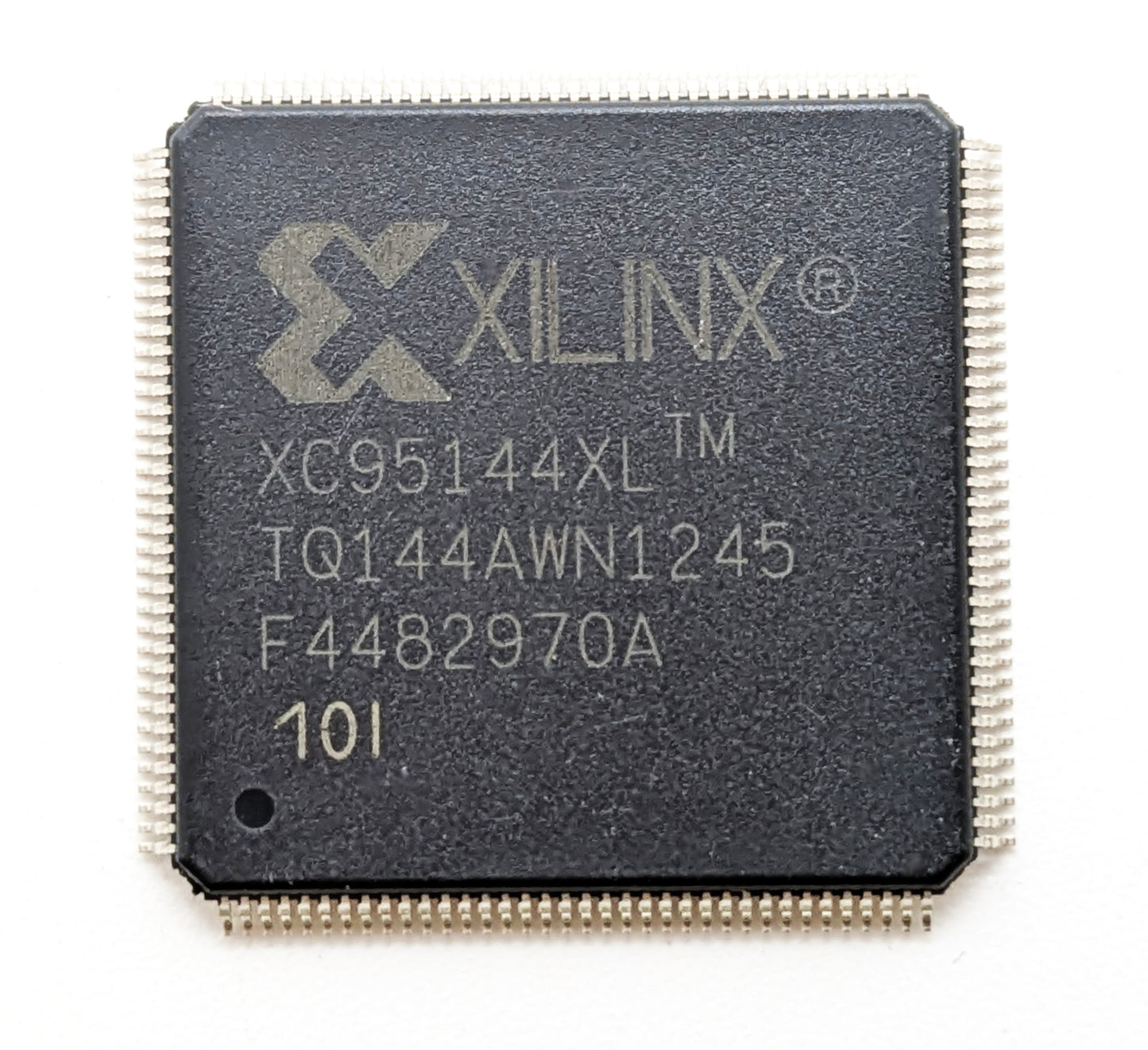 XC95144XL-10-TQ144-I    